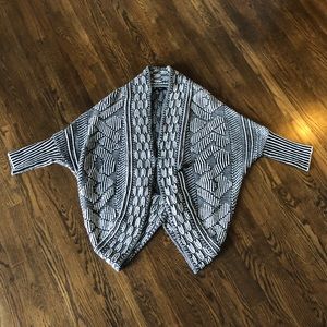 Anthropologie - Super trendy black/white sweater